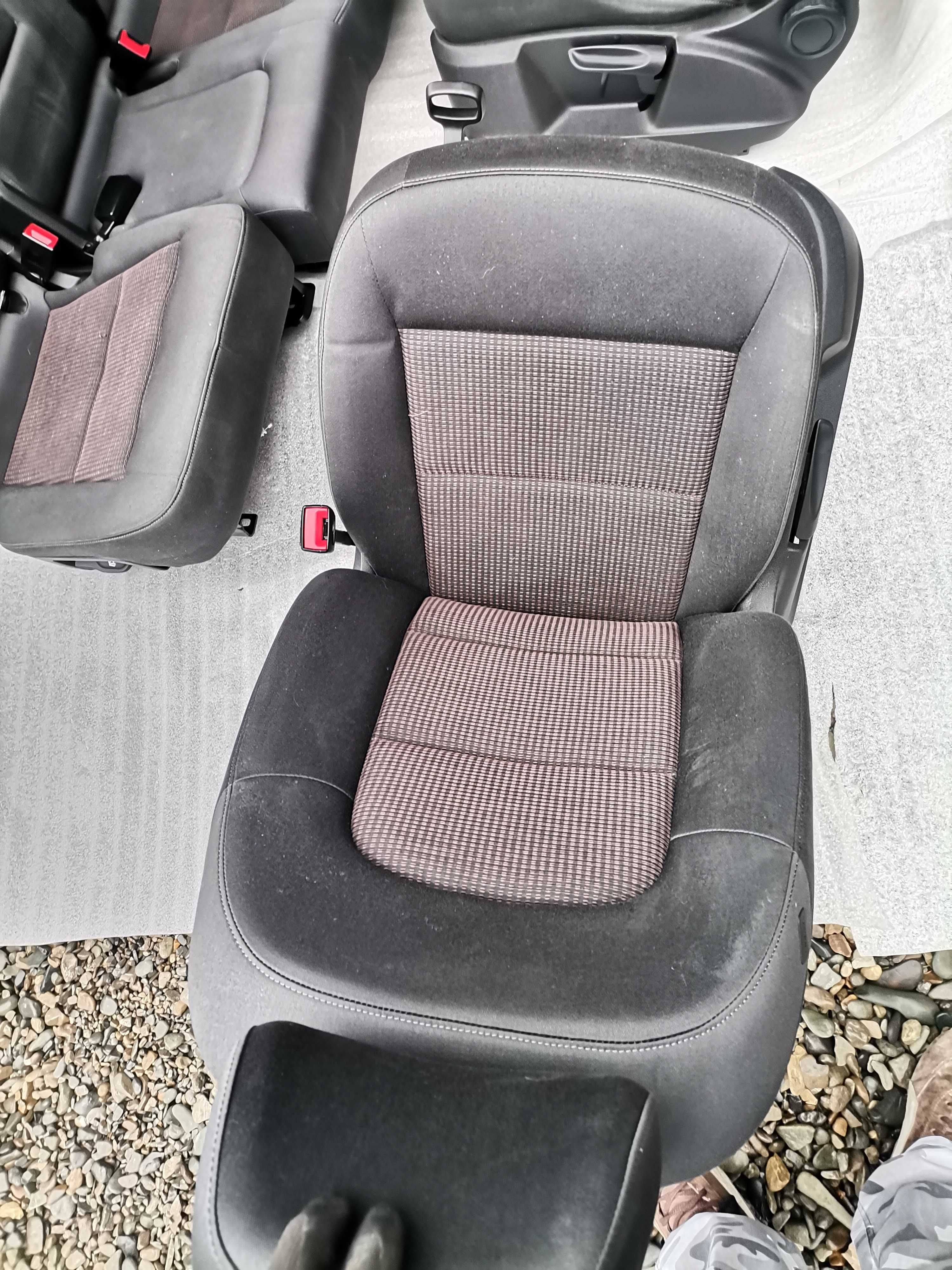 Fotele grzane, kanapa Audi q5 8r