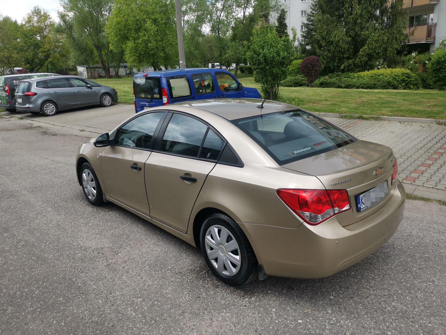 Chevroleta Cruze silnik 1.6 z gazem rok 2009 bez rdzy. Niski przebieg.