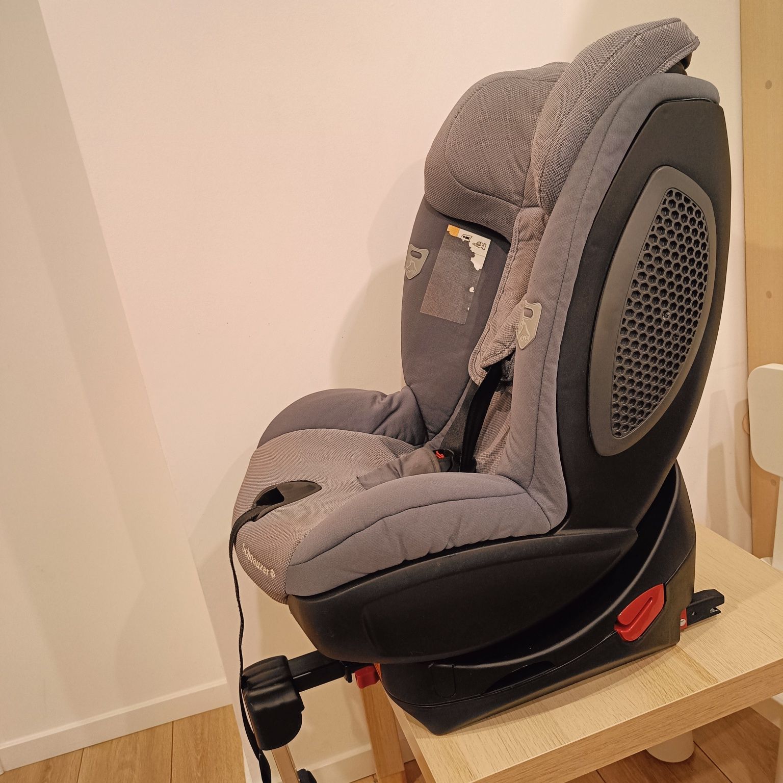 Fotelik  baby safe schnauzer 0-18 kg ISOFIX