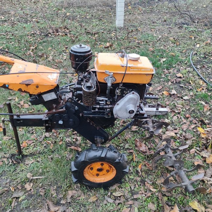 Продам мотоблок +комплект