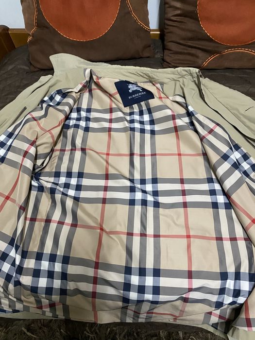 Vendo gabardine camel burberry London tamanho L