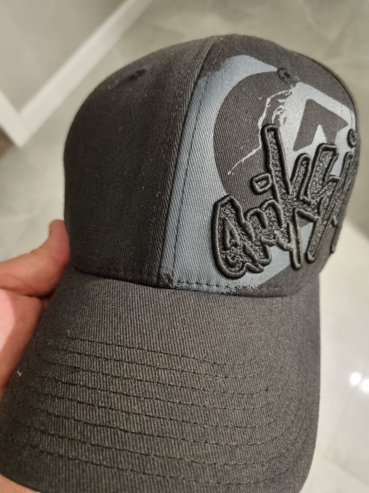 Бейсболка Quiksilver.кепка.блайзер Flexfit нова