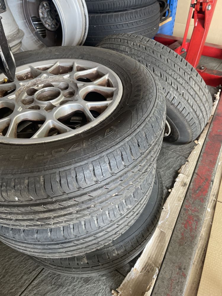 4 jantes multifuros R13 com pneus bons