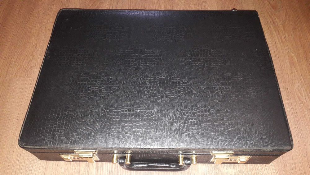 Набор ножей в чемодане, Германия