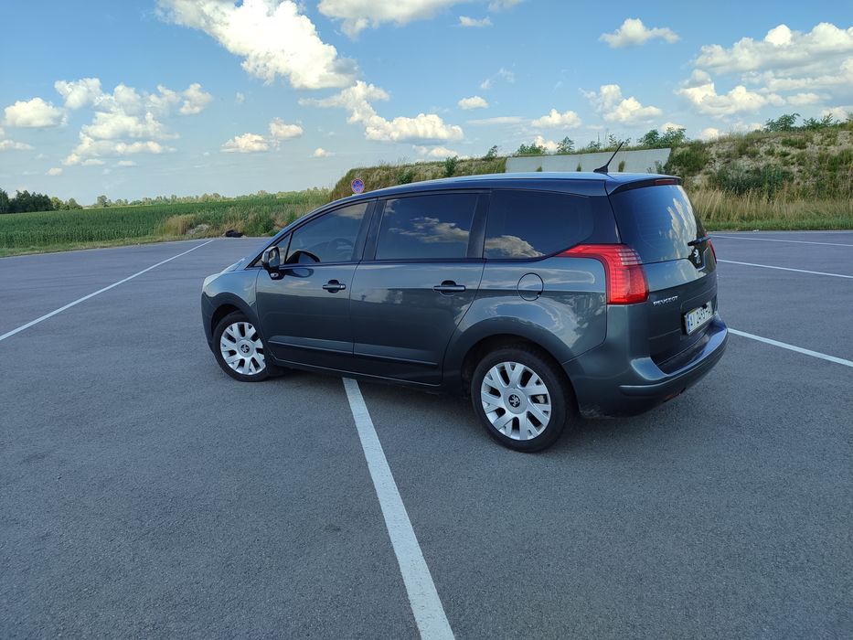 Peugeot 5008. Пежо дизель, автомат.