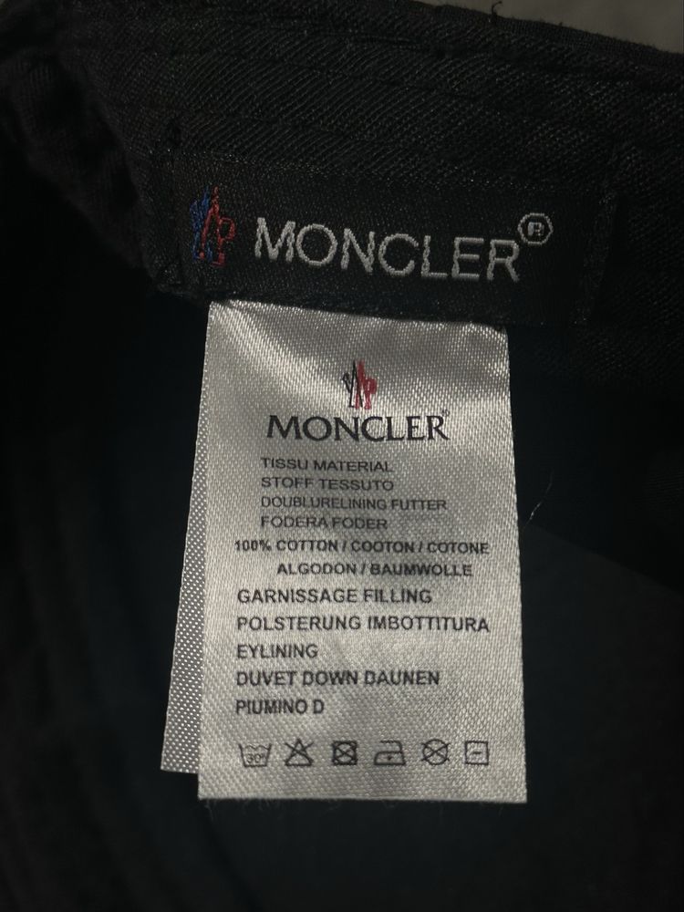 Кепка Moncler