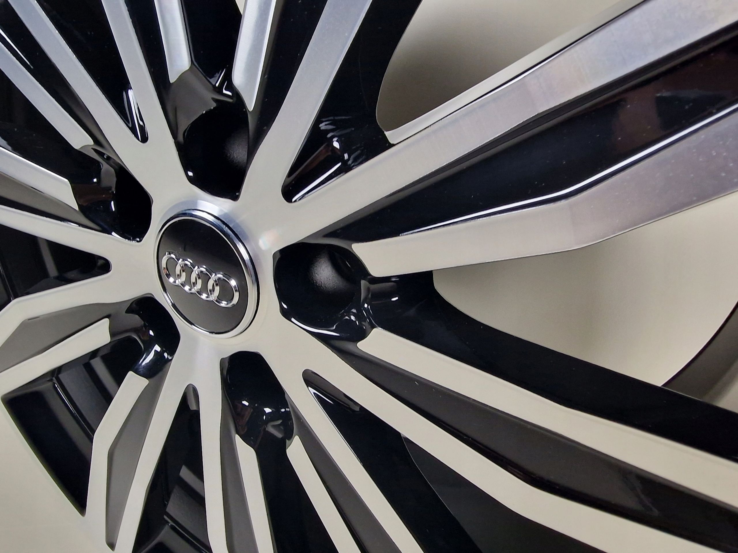 Oryginalne Felgi Audi 19'' A3 A4 A6 A8 Q3 Q5 TT
