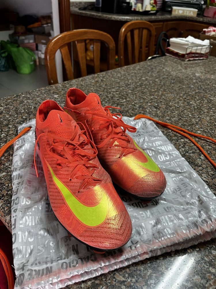 Chuteiras Mercurial elite n44