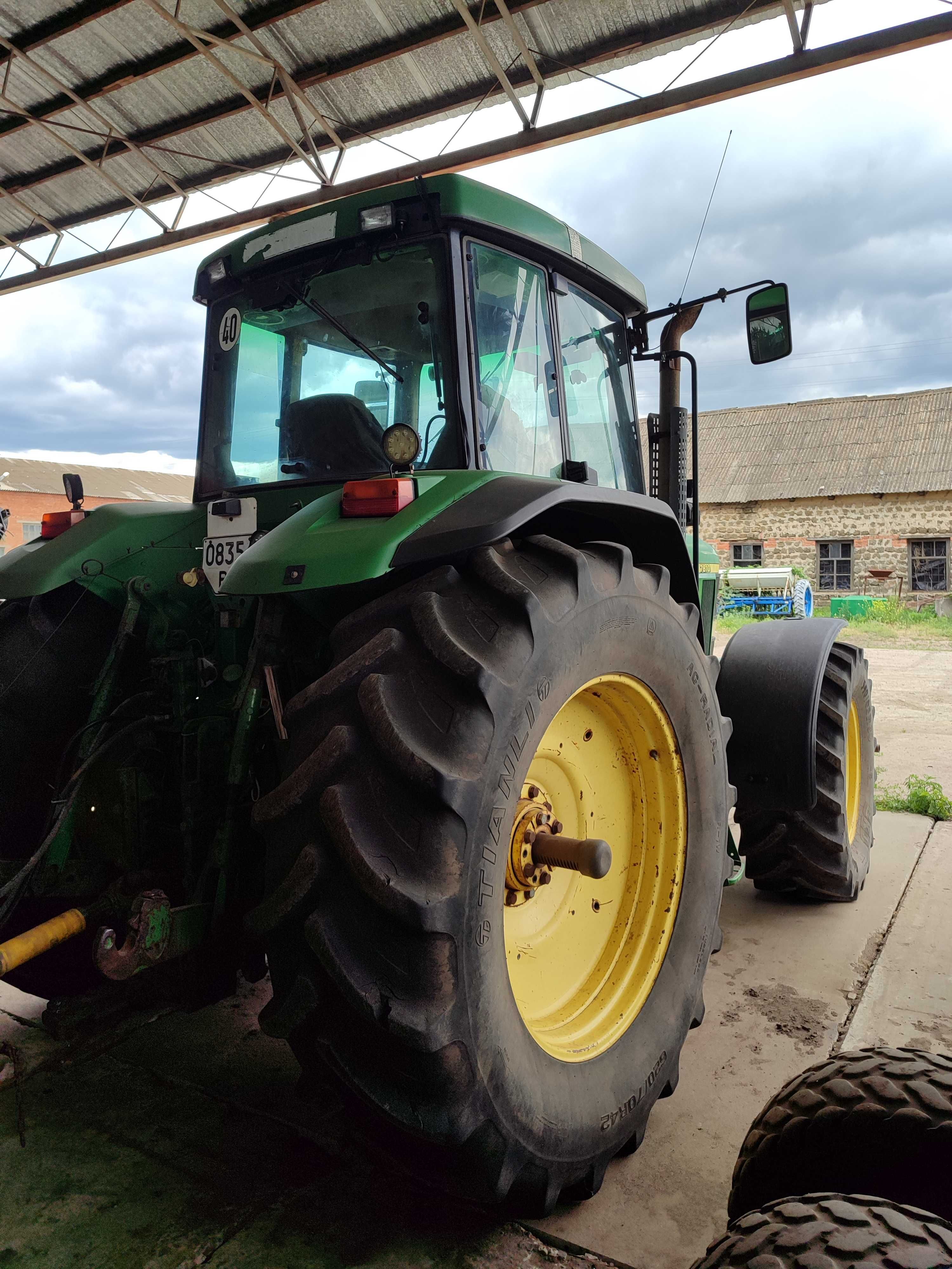 Трактор John Deere 7810