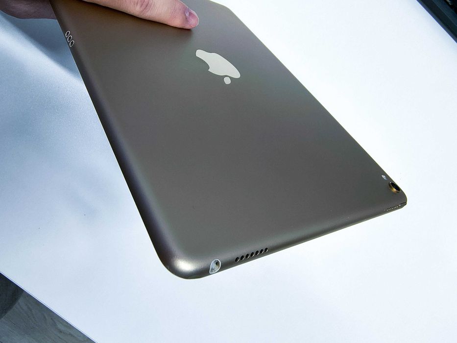 Apple iPad PRO 2016 A1673 32GB, Wi-Fi, 9.7" + чехол айпад про