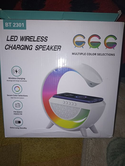 Продам стильную LED Bluetooth колонку с беспроводной зарядкой