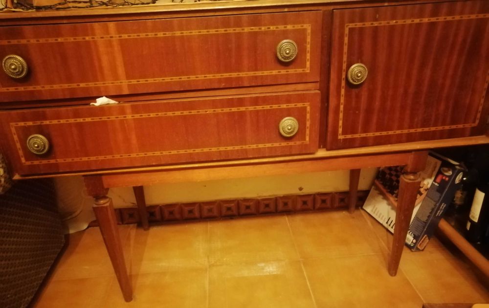 Mobilia de Sala em Madeira com acabamentos TOP