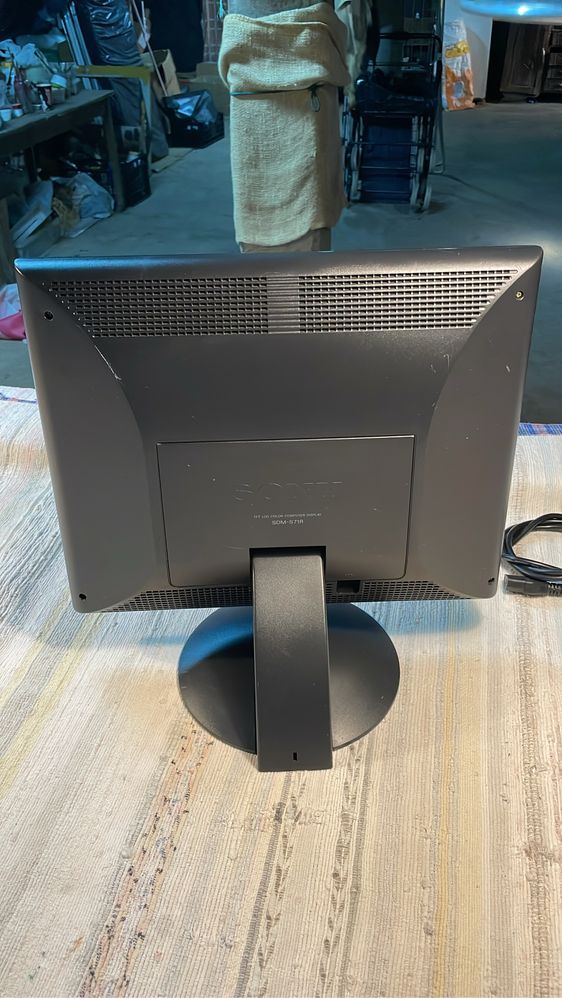 Monitor LCD Sony SDM-S71R (Para Peças)