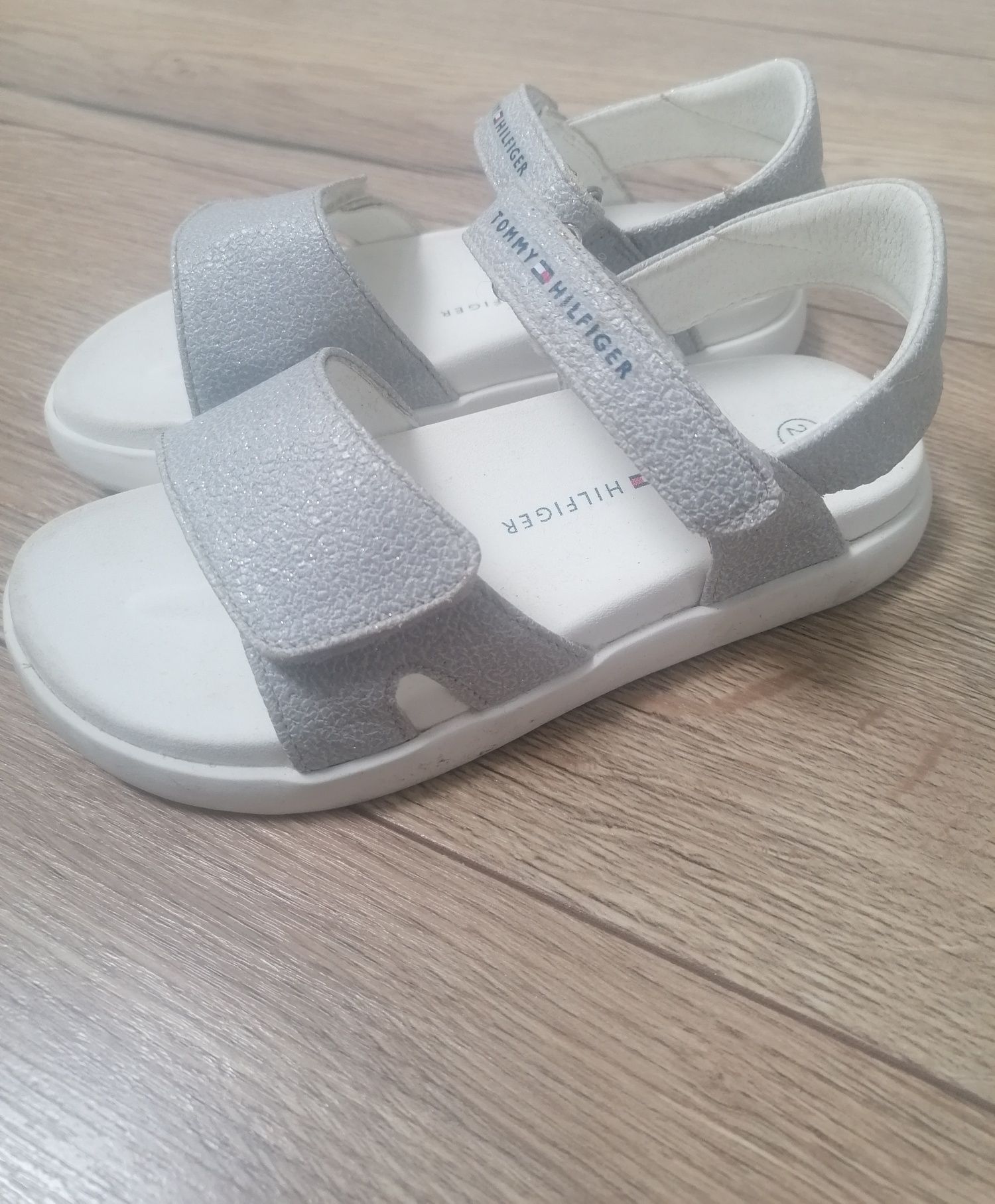 Sandałki Tommy Hilfiger r. 28