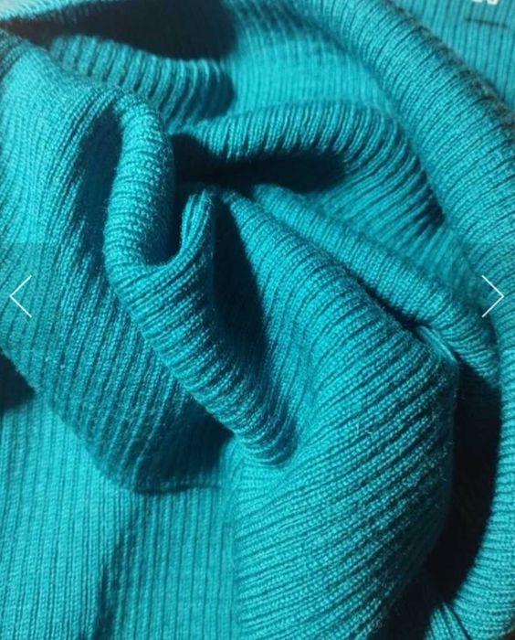 Гольф Uniqlo р.XL шерсть мериноса  Merino Jumper, водолазка.