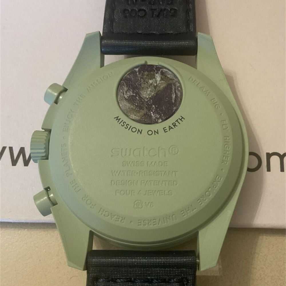SO33G100 Omega x Swatch – Ziemia Edycja Specjalna