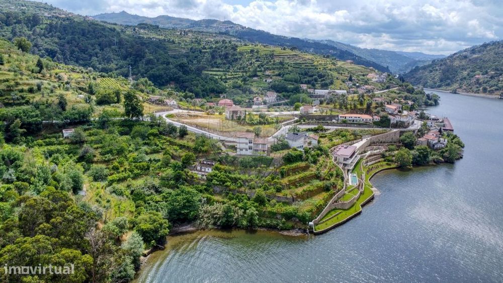 Moradia T5 para venda