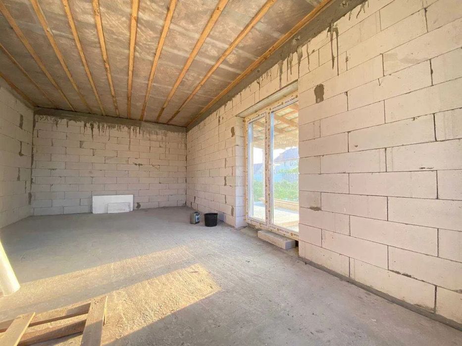 Новобудова 96м2 з терасою + 5сот землі