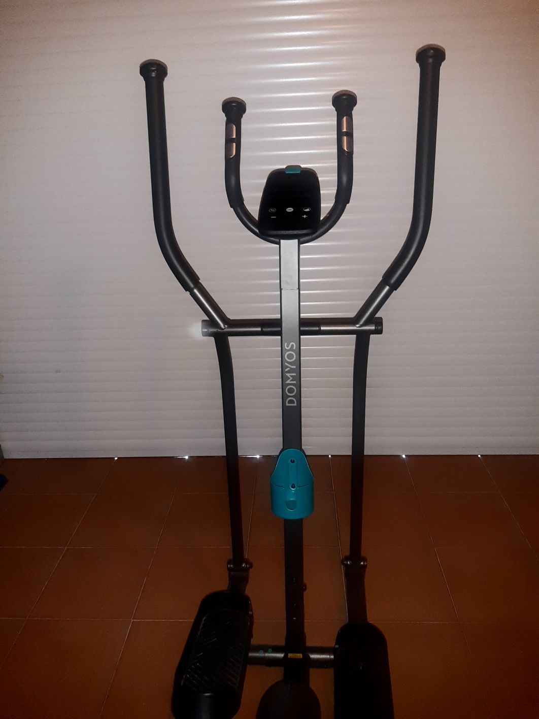 Máquina de manutenção nova, vendo ou troco