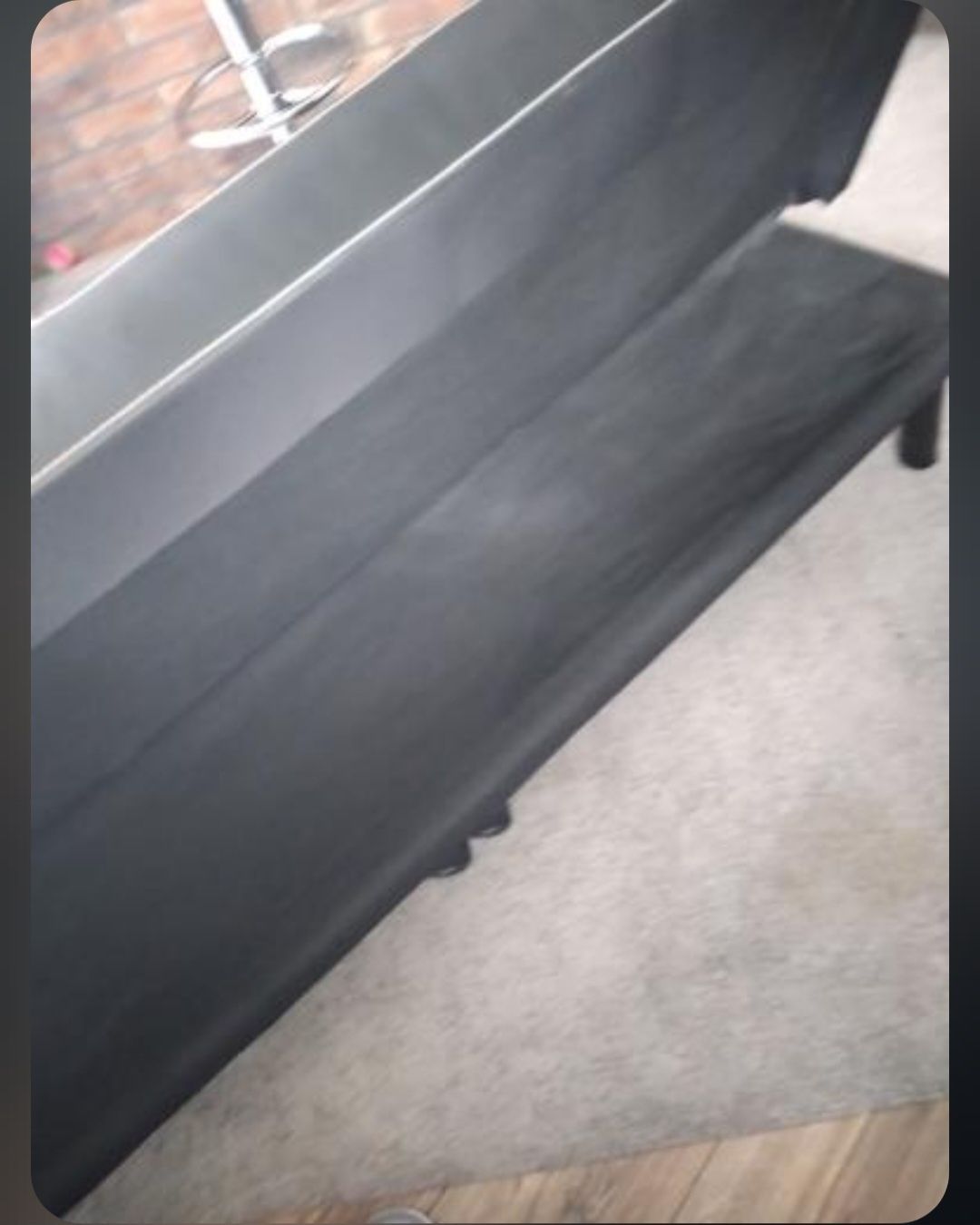 Stół I sofa w dobrym stanie