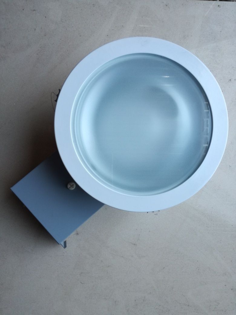 Lampa podtynkowa przemysłowa