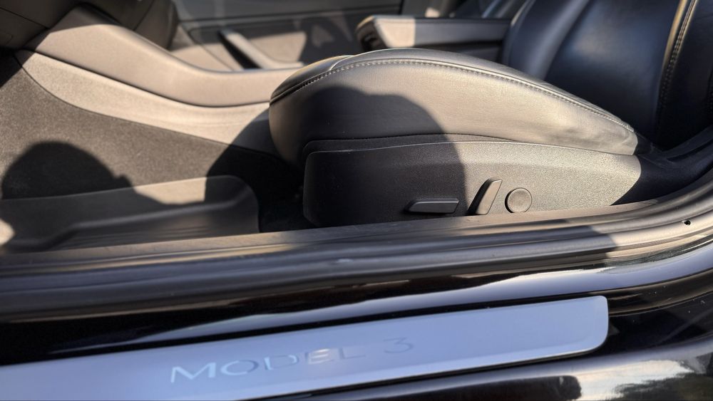 Tesla Model 3 LONG RANGE