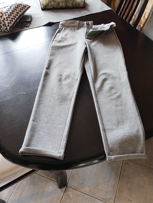 Garnitur Reserved szary + koszula biała, roz. 140