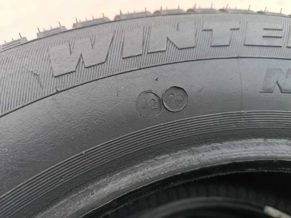 Шини зимові R16,нові