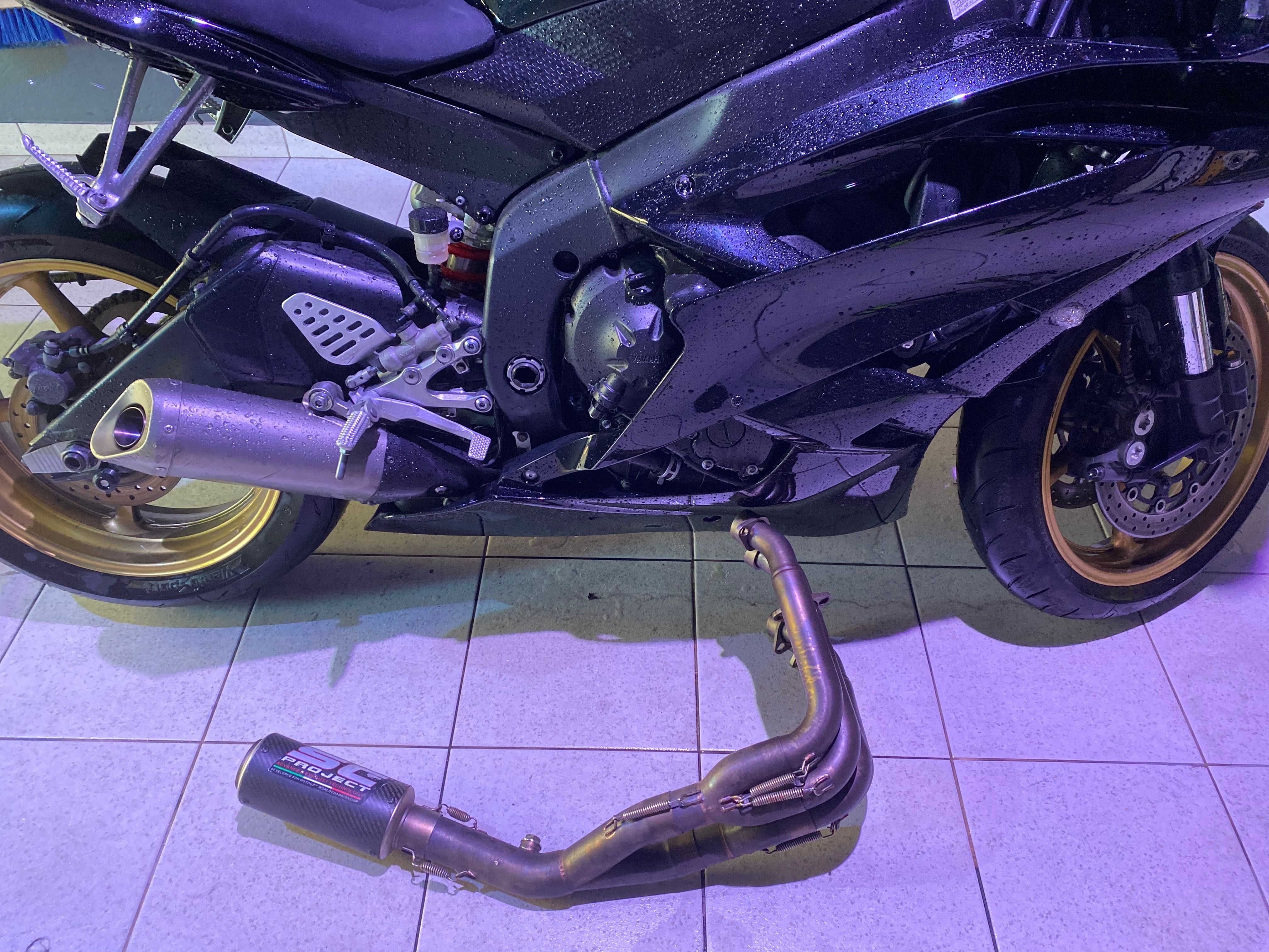 Yamaha YZF - R6 - 2006 - Versão RJ11 - Edição 20000 RPM