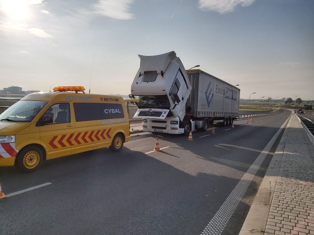 Mobilny serwis TIR wyjazdowy Ciezarowe Tir  Wulkanizacja Pomoc Drogowa