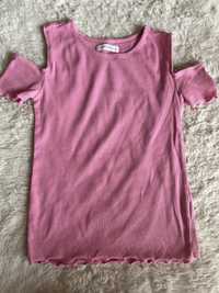 Różowa bluzka z odkrytymi ramionami