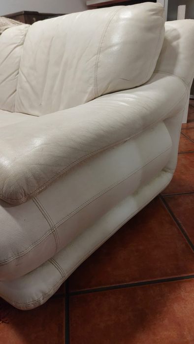 Sofá de canto chateaux d,Ax em pele