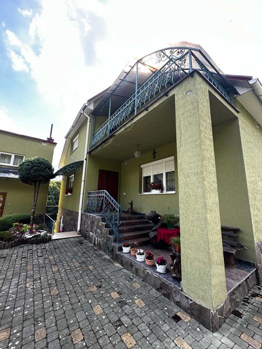 Продається будинок в с. Угля