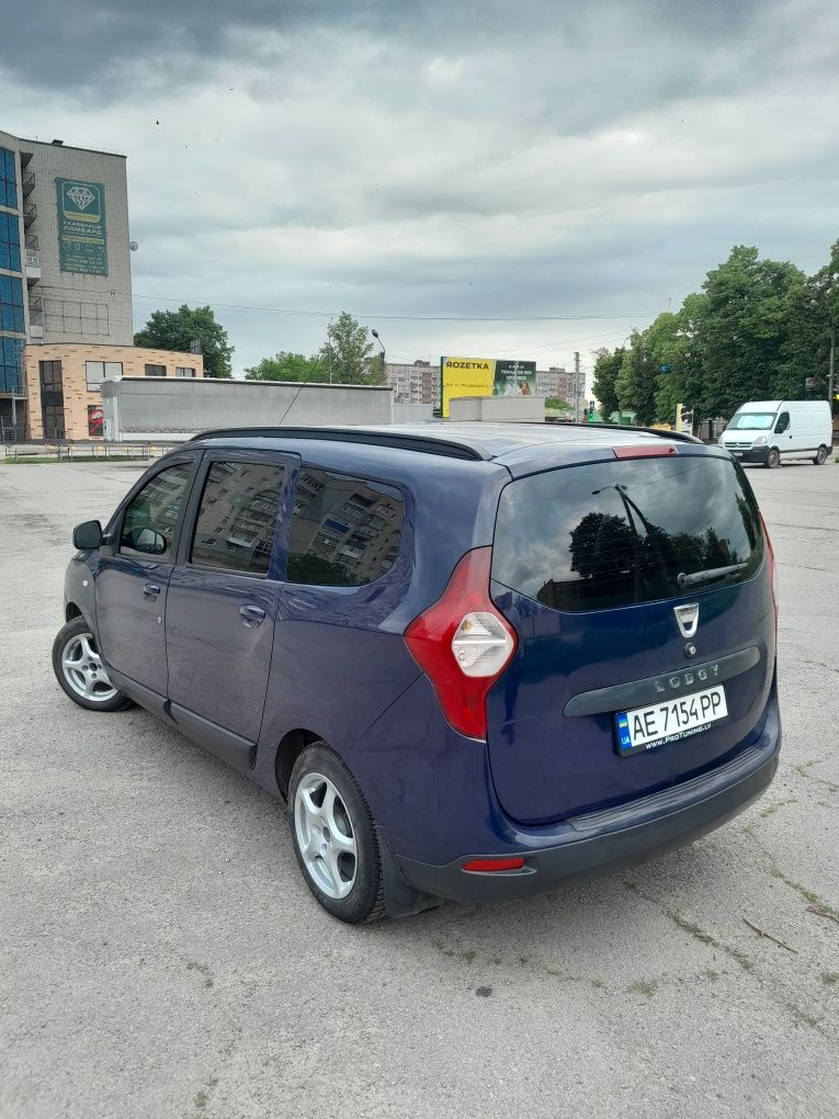 Продам автомобиль.