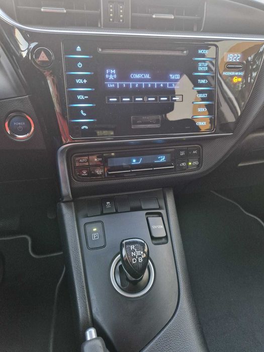 Toyota Auris Híbrido NACIONAL