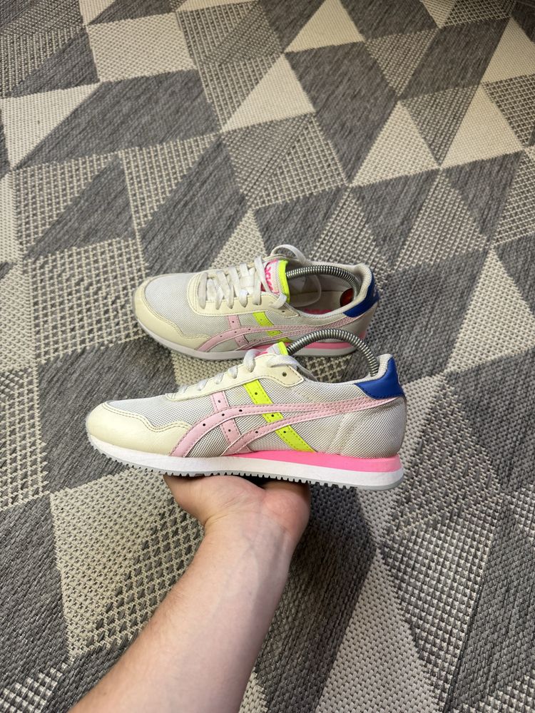 Оригінальні жіночі кросівки Asics Tiger Runner
