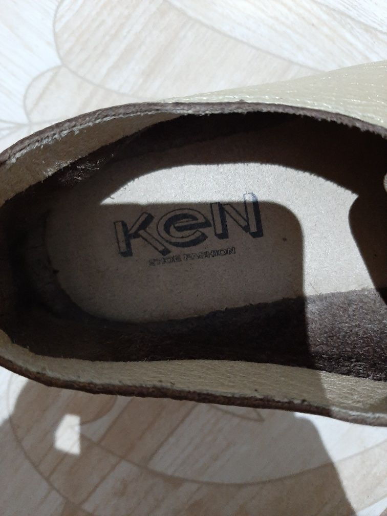 Жіноче взуття від KEN