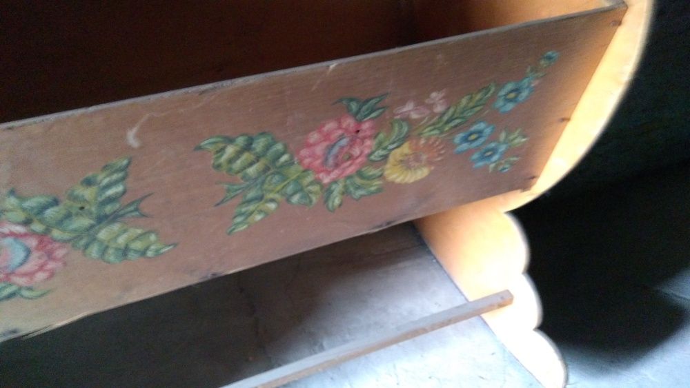 łóżeczko, Kołyska malowana ręcznie