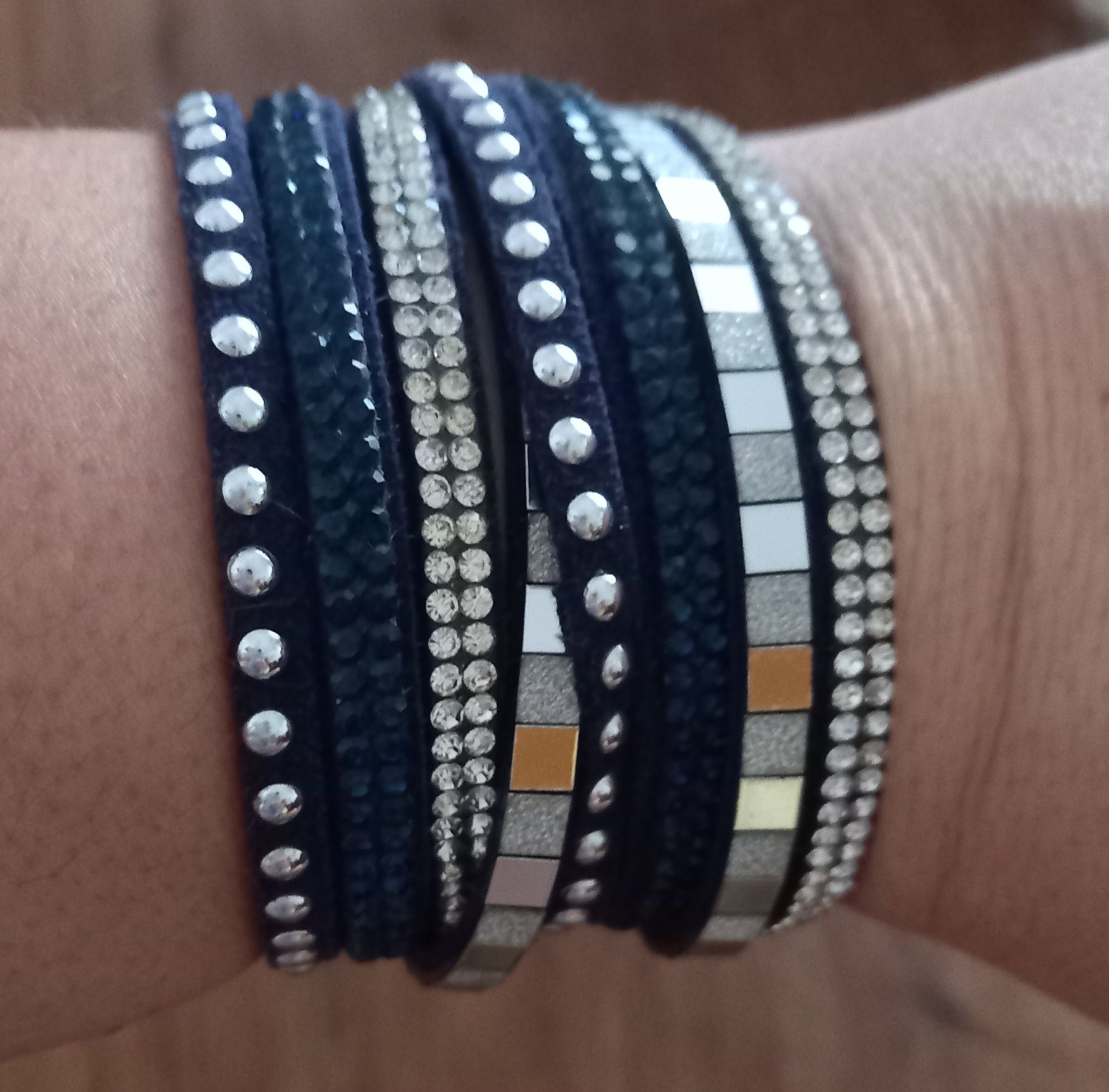 Conjunto de 2 pulseiras de varias voltas - em bom estado