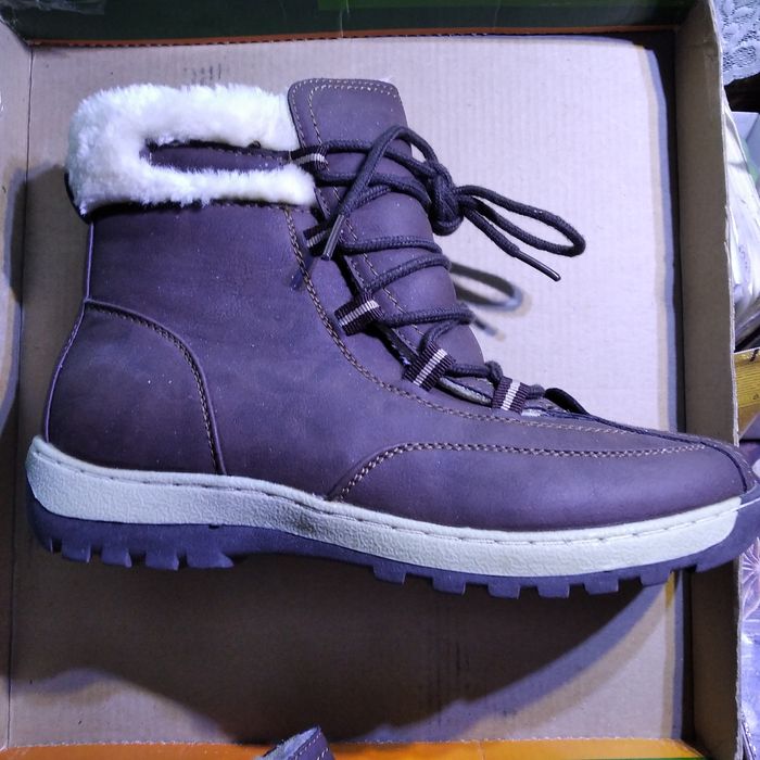 Продам ботинки зимние