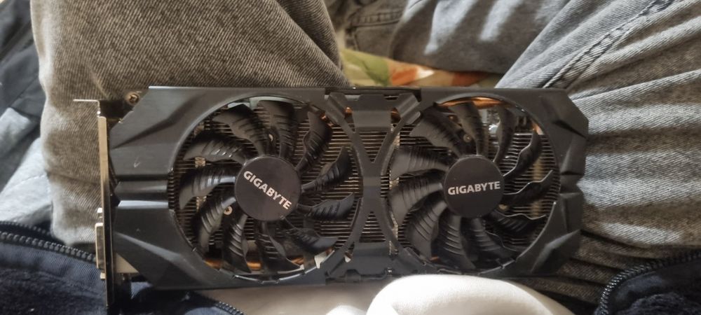 gigabyte r9 r390 8gb