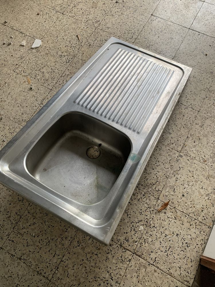 Lavatório de inox