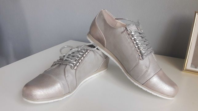Buty srebrne nowe