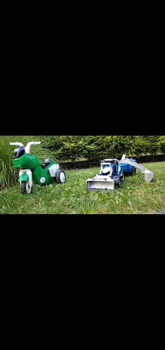 Traktorek z przyczepką i motorem dla dzieci
