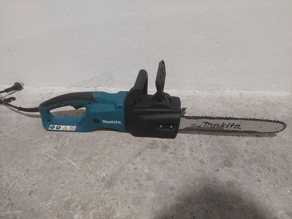 Elektryczna pilarka łańcuchowa Makita UC3550A + akcesoria