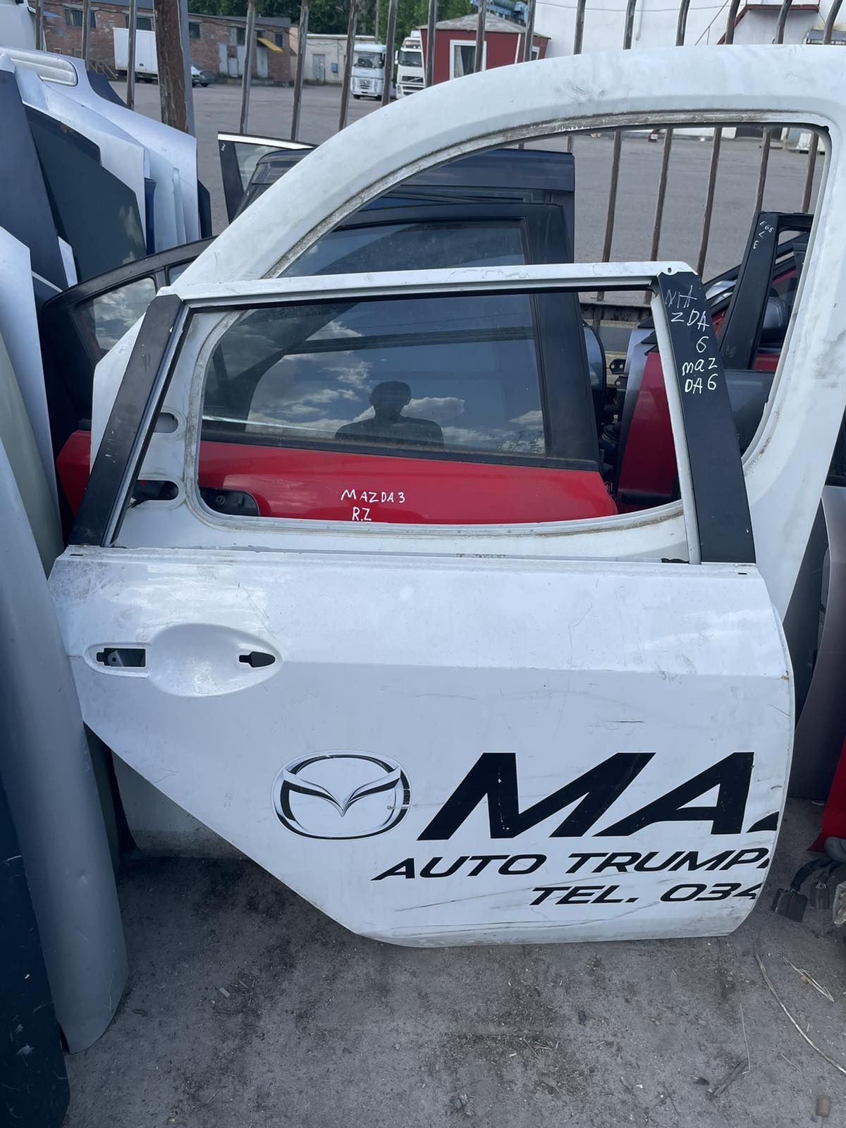 Продам двери Mazda 6 2012 год передняя пассажир задняя правая караван