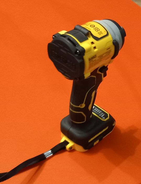 Klucz udarowy akumulatorowy Dewalt