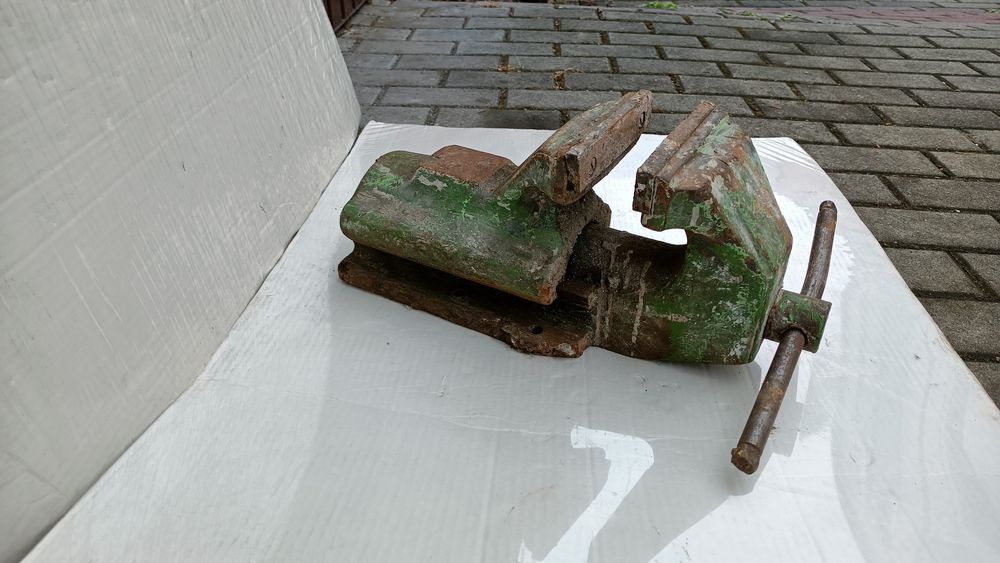 Stare Ślusarskie Imadło 150 Duże 25kg Żeliwne BZMPT Białystok Bison