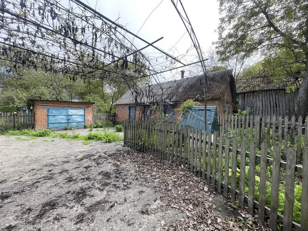 Будинок в центрі Куземина