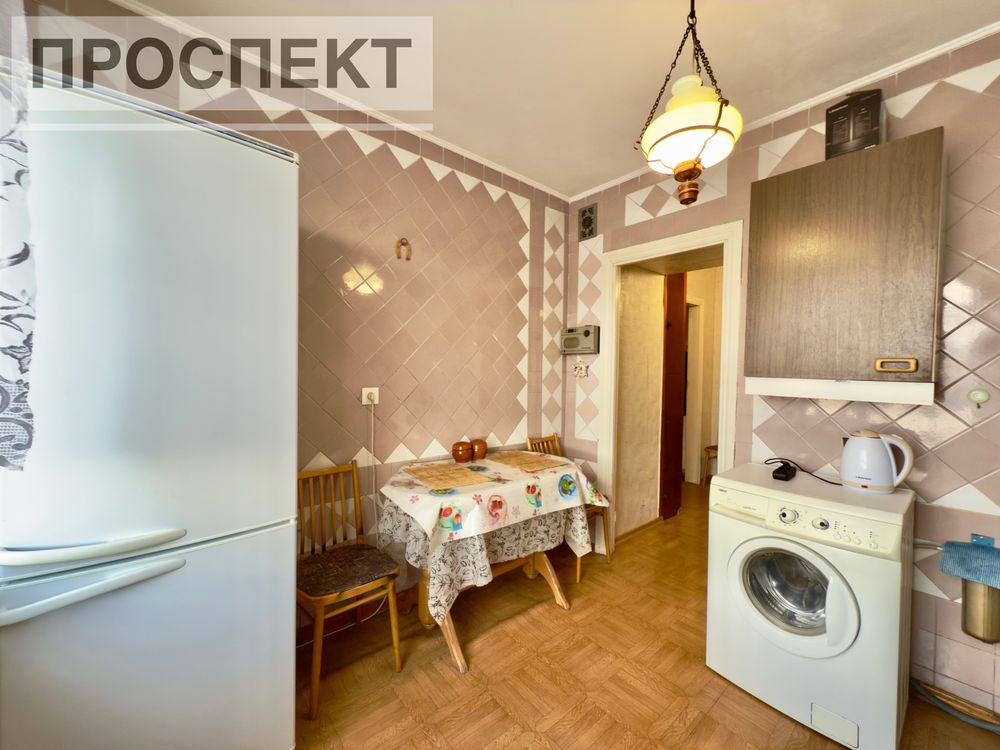 Продам 2-х кімнатну квартиру пр-т Лушпи ( 10 мкр).